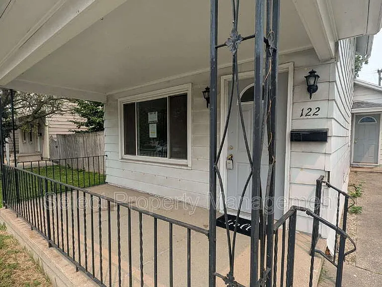 122 W Creighton Ave — Photo 2