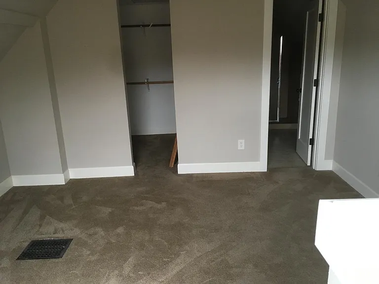 2545 SE Ankeny St — Photo 13