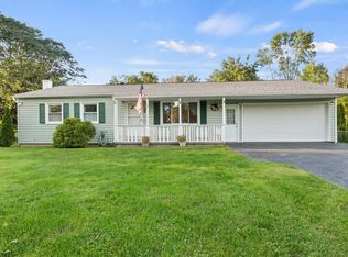 88 Cobblestone Dr, Rochester, NY 14623