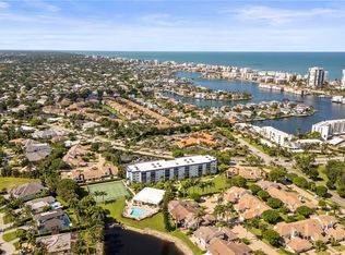 555 Park Shore DR #B212, NAPLES, FL 34103