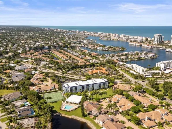 555 Park Shore DR #B212, NAPLES, FL 34103