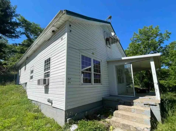 573 Arnoldsburg Rd, Spencer, WV 25276