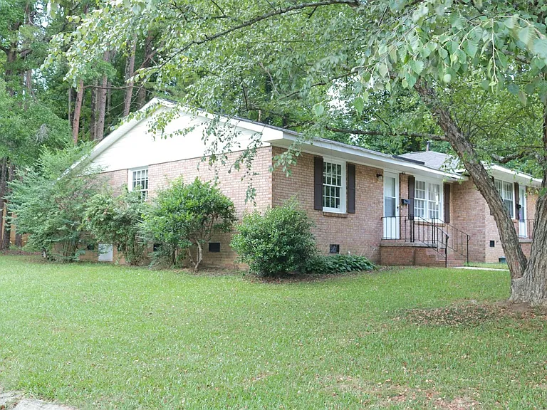 4626 Highlake Dr — Photo 3
