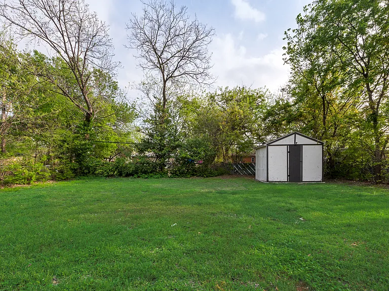 1104 Belvedere Dr — Photo 19