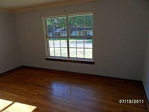 5th image of 3319 Santa Teresa Ave