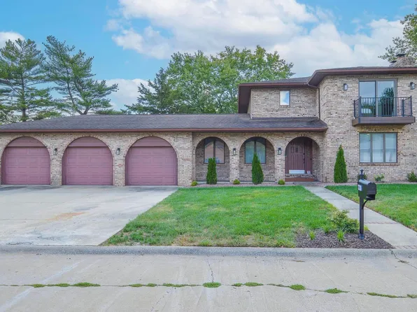 220 Pine Dale Dr, Swansea, IL 62226