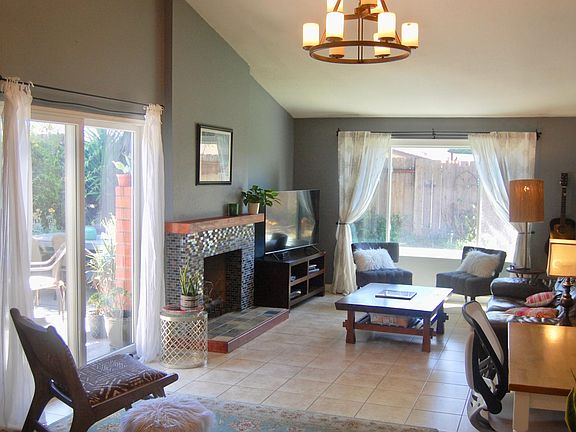 Living room - older photo with tenants furniture