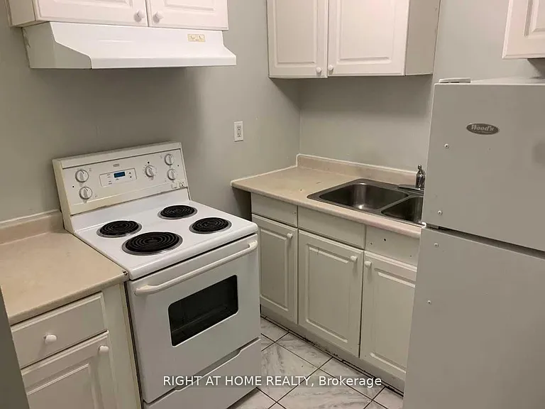 63 Toba Cres #BASEMENT — Photo 5