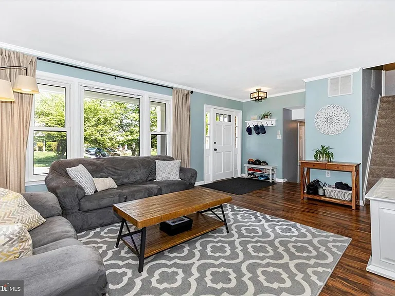 3004 Peebles Ct — Photo 3