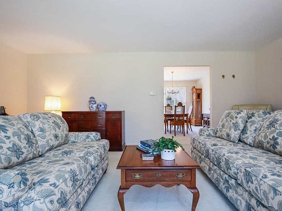 5th image of 2215 E Shiawassee Dr SE