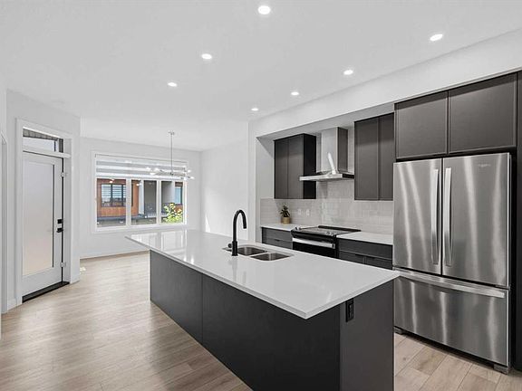 5th image of 81 N Greenbriar Pl NW #323