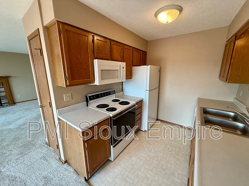 2 bed, 1.0 bath, 850 sqft, $895 — Photo 4
