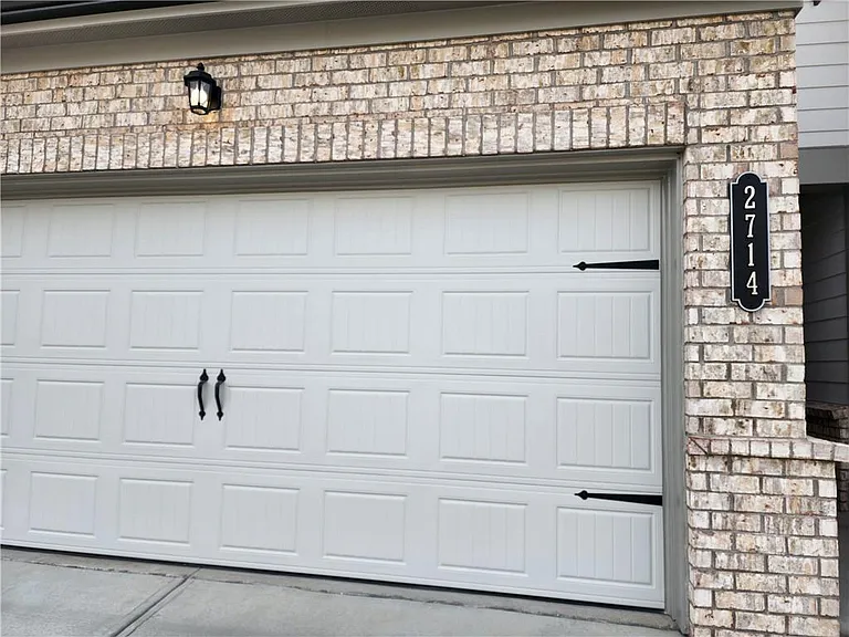 2714 Lou Ln — Photo 4