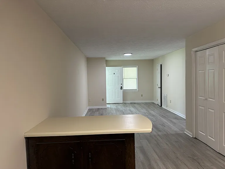 1925 Karen Cir #A — Photo 4