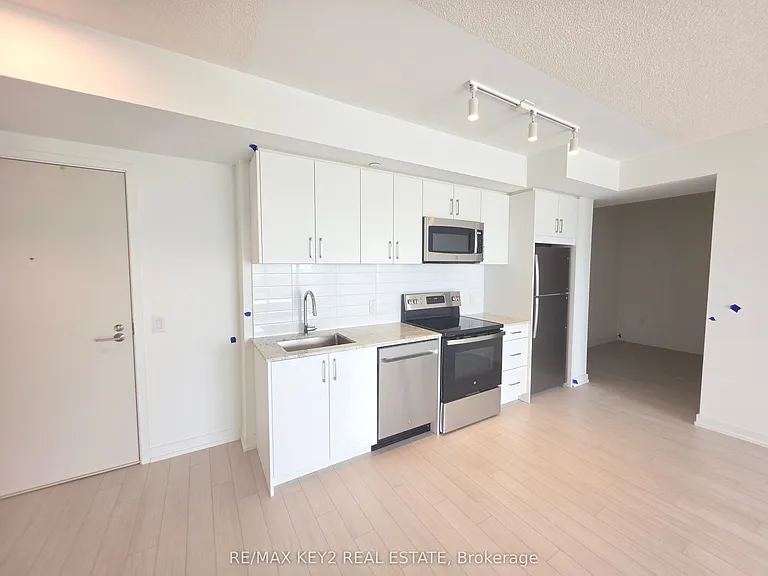 4010 Eglinton Ave W #522 — Photo 7