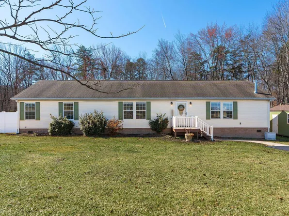 1291 Howardsville Tpke, Stuarts Draft, VA 24477