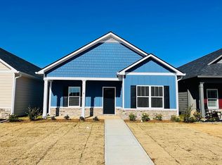 8 Calloway Ln, Cartersville, GA 30120