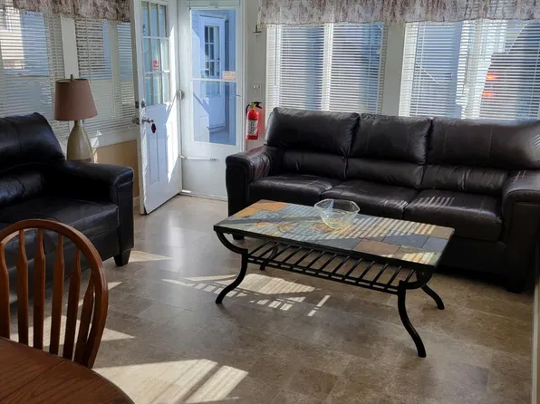 66 Stockton Ave, Seaside Park, NJ 08752