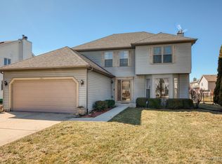 241 Homewood Dr, Bolingbrook, IL