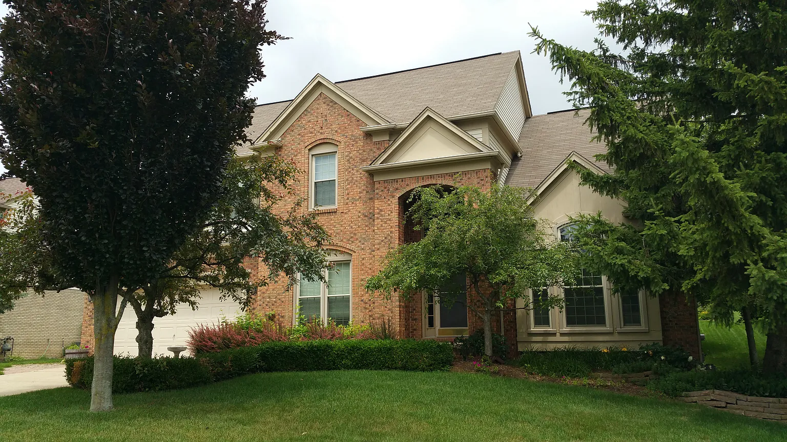 2446 Pleasant View Dr photo 1