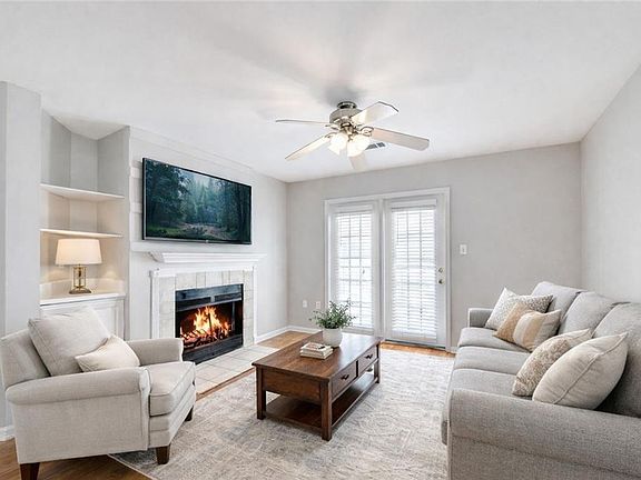 3rd image of 3655 Habersham Rd NE APT 311