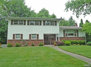 37 Brown Cir, Paramus, NJ 07652