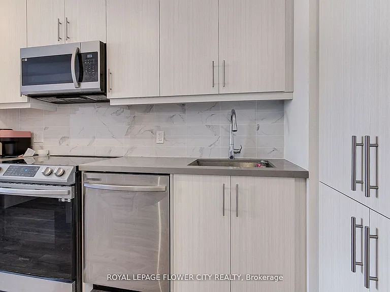 95 Oneida Cres #2305 — Photo 25
