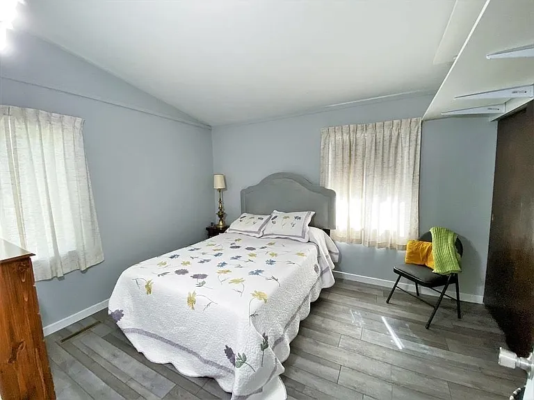 1508 E Sugnet Rd — Photo 9