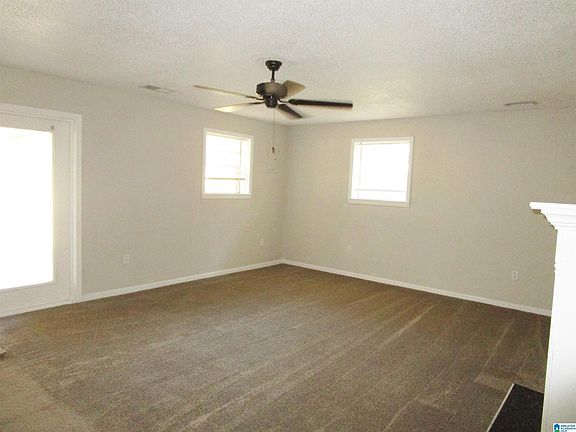 2nd image of 1006 Hillcrest Dr