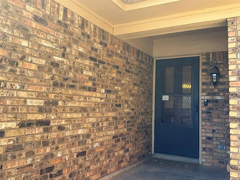 4742 Kevin Ct — Photo 3