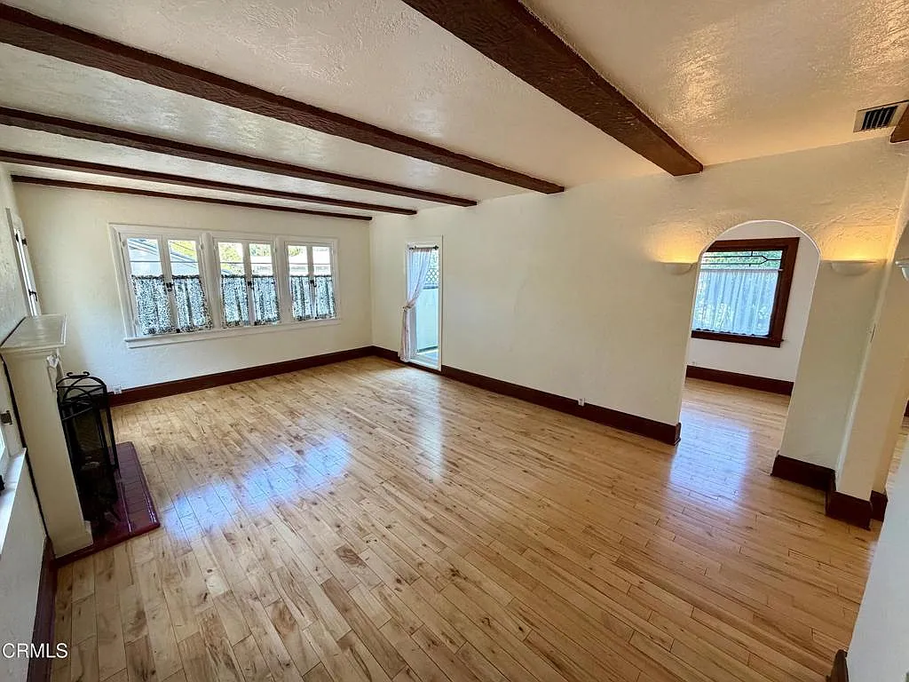 3 bed, 2.0 bath, 1600 sqft, $4,950 — Photo 3