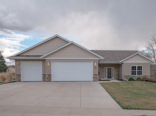 1160 46th St, Sioux City, IA 51104