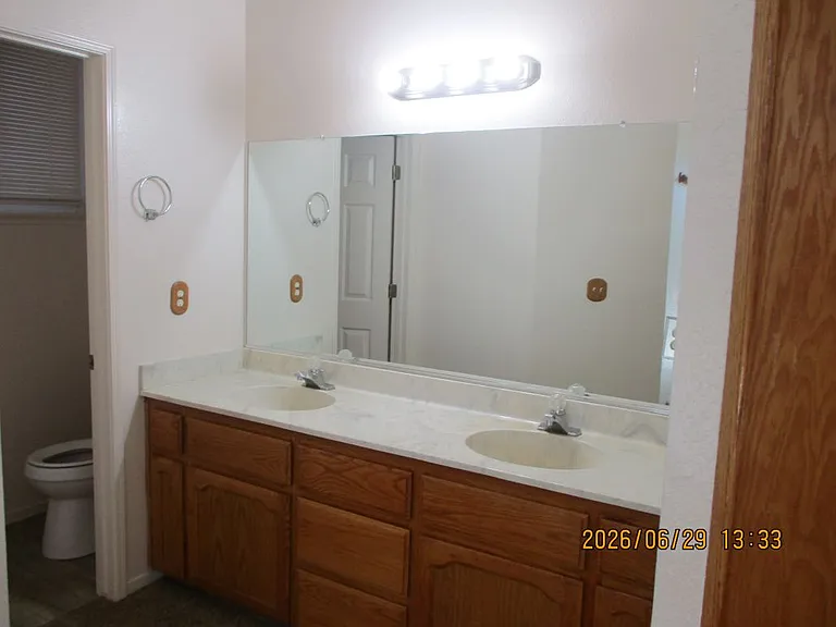 1225 E Cinnamon Dr — Photo 10