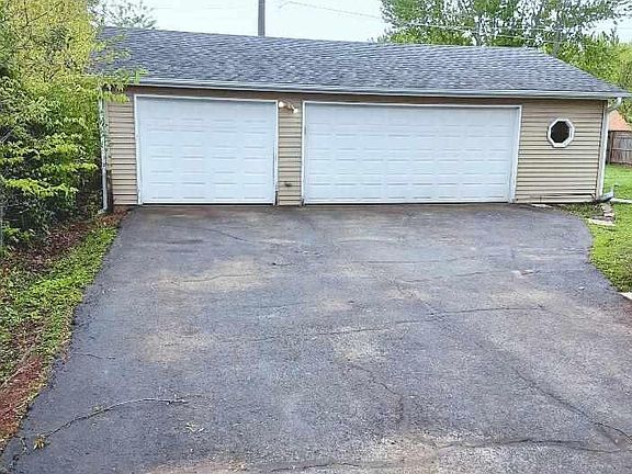 2nd image of 8412 Cameo Dr