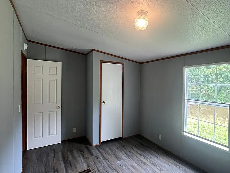 1816 Switzer Green Pond Rd #B — Photo 5