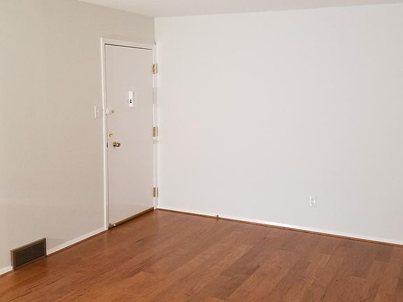 2nd image of 2124 Dorothy Ave APT 6