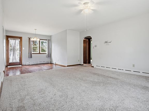 3rd image of 819 N Ramsey Ave