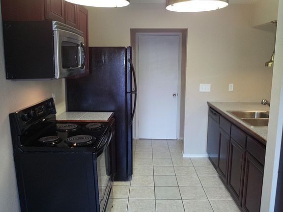 3rd image of 5200 Meadow Fld #4
