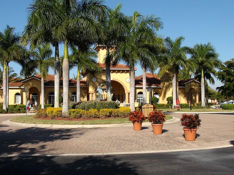 Beautiful Gardens at Beachwalk