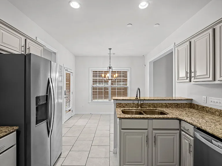 1514 NE Young Ave — Photo 11