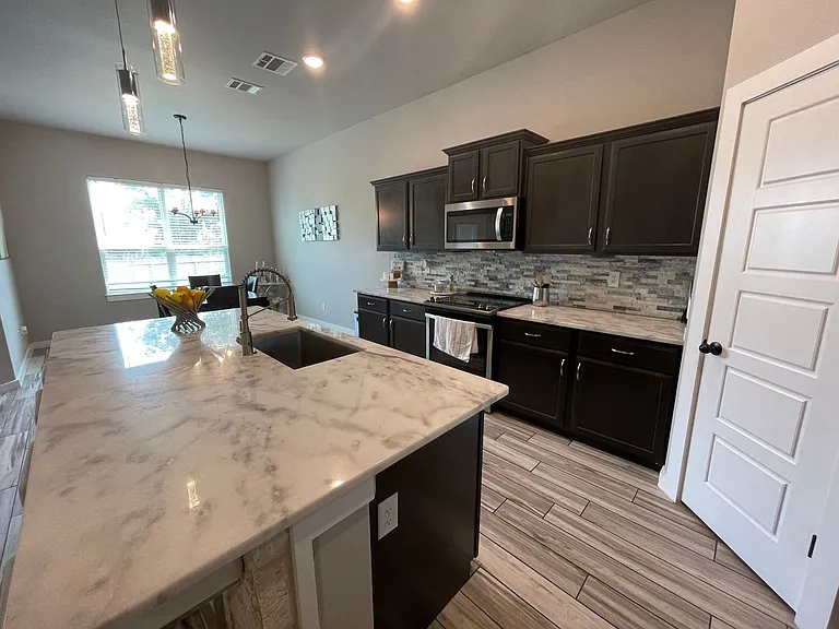 7109 Diamond Dove Dr — Photo 8