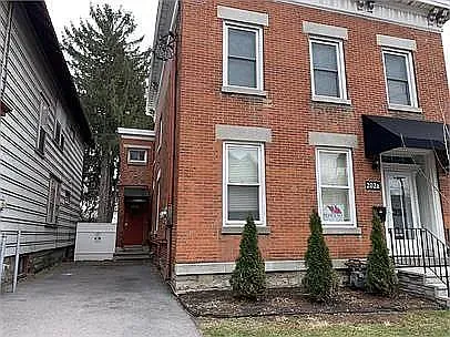202 N Townsend St #A Photo 1