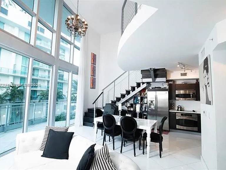 90 SW 3rd St #Townhouse 301 — Photo 3