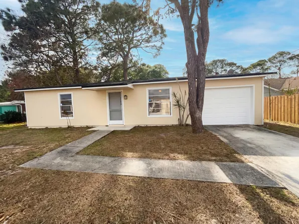1118 SE Proctor Lane, Port St Lucie, FL 34983