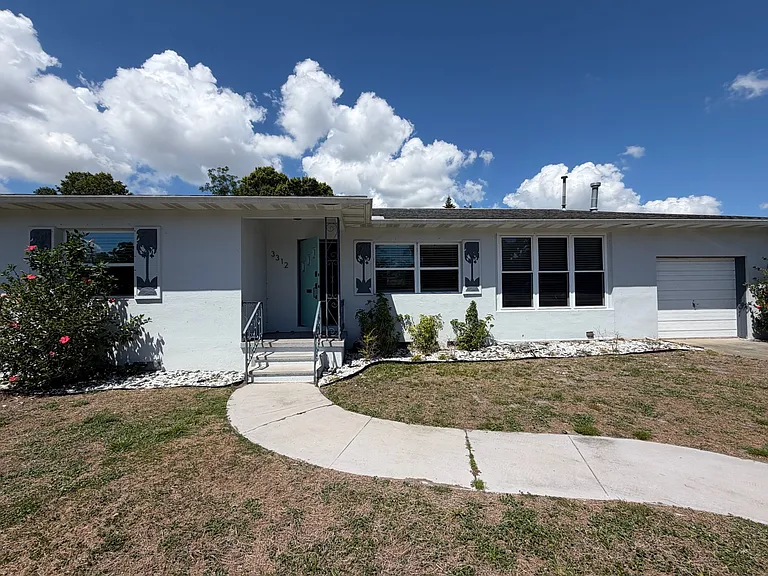 3312 Melton St N — Photo 2