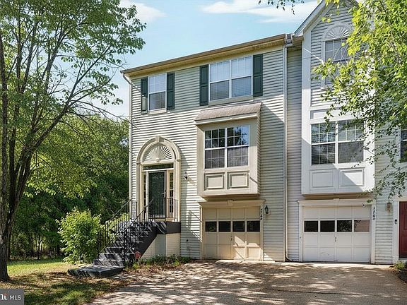 3rd image of 5700 Falls Way Ct