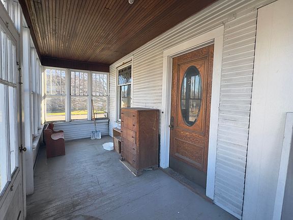 3rd image of 210 E Easterday Ave