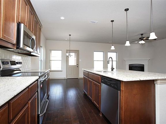 5th image of 1807 Silver Oaks Dr
