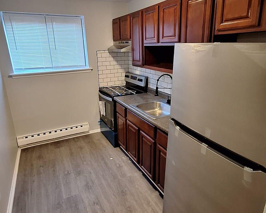 1st image of 311 N Sycamore Ave APT B3