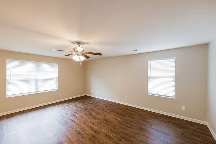 229 Addison Dr — Photo 4